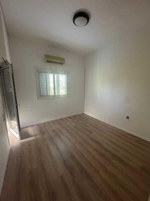 OFFICE FOR RENT 100M2 PARIS MUNICIPALITY 900 EURO