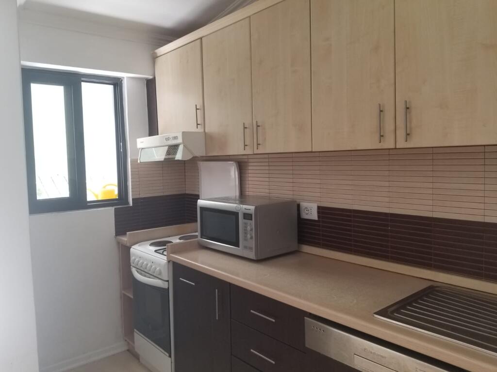Jepet apartament 2+1 me qera ne Bllok tek Pallatet Agimi