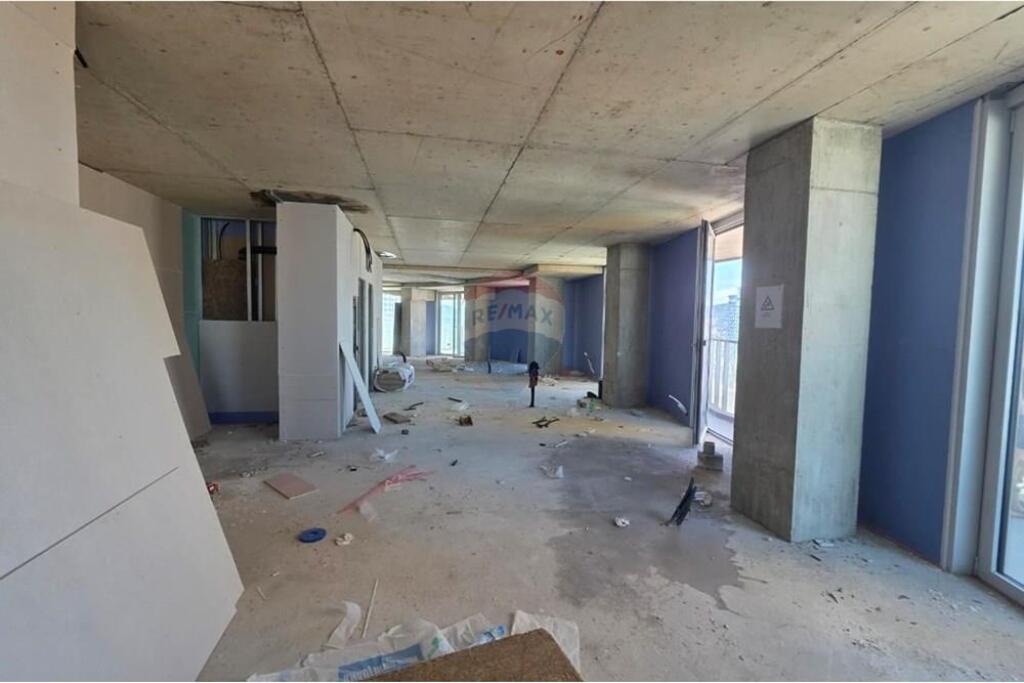 AMBIENT PER ZYRA TEK TIRANA'S ROCK