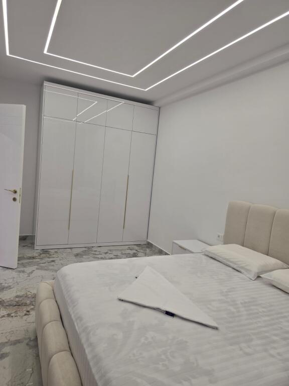 *Apartament  1+1+Ballkon me Qira*