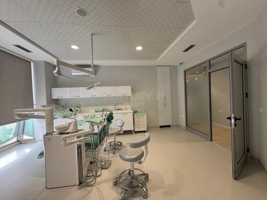 🦷 CLINICA DENTALE MODERNA IN AFFITTO – TIRANA