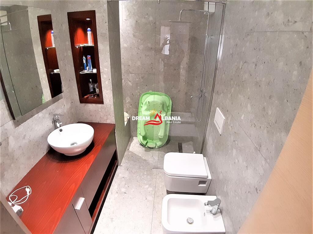 Appartamento 3+1 in affitto nel complesso Kontakt a Tirana (ID 4231217)
