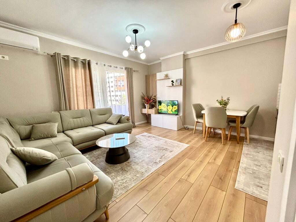 Ofrohet me qira apartament 1+1 ne astir