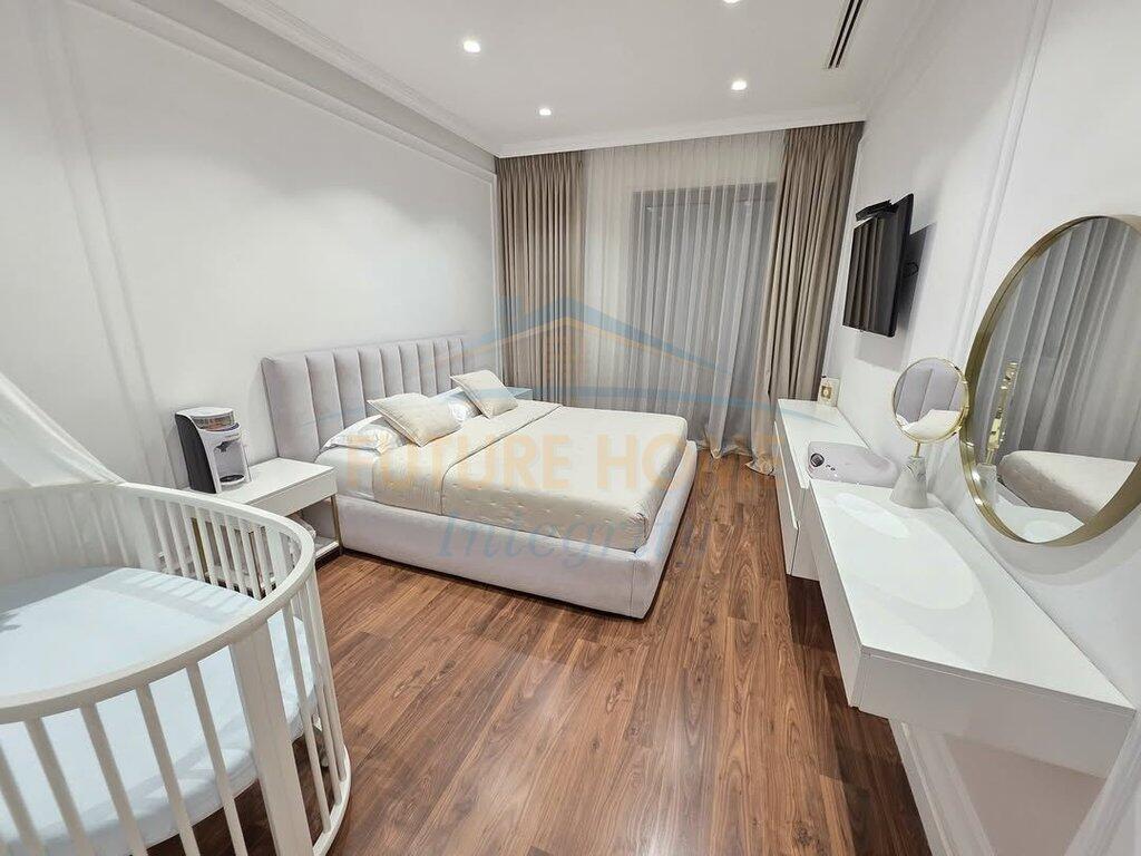 Shitet apartament 3+1+3+ 2 post parkimi Kompleksi Delijorgji