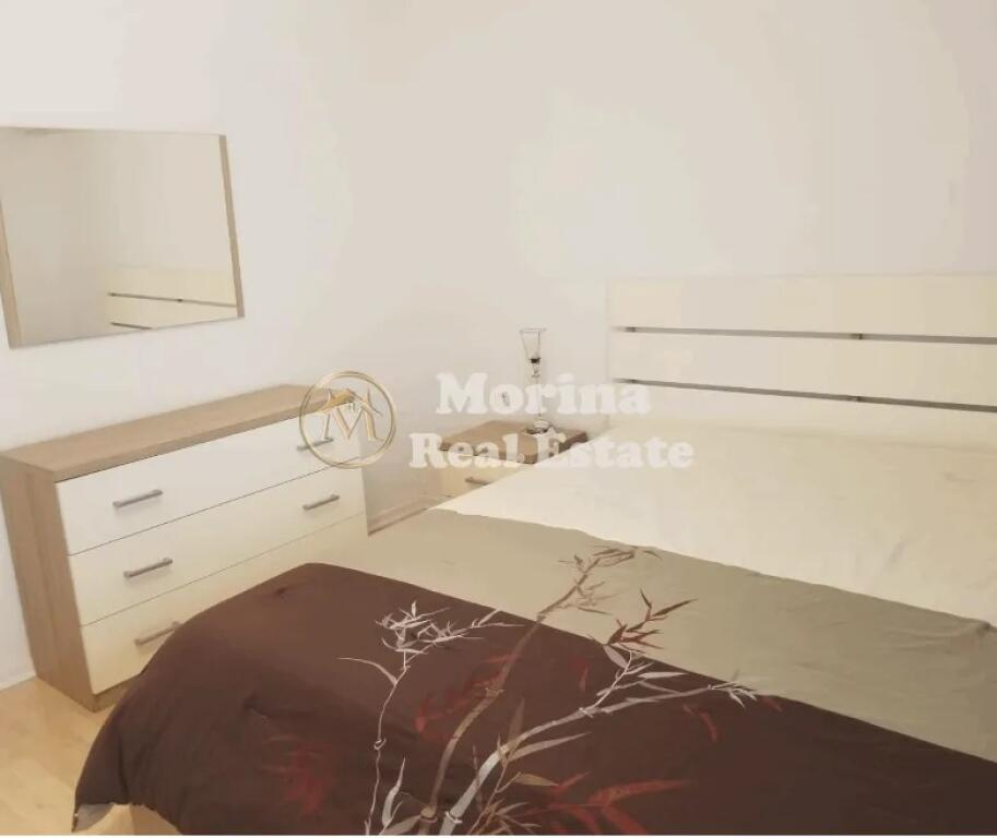 Affitto Appartamento 2+1, nel Bllok, 800 Euro/mese
