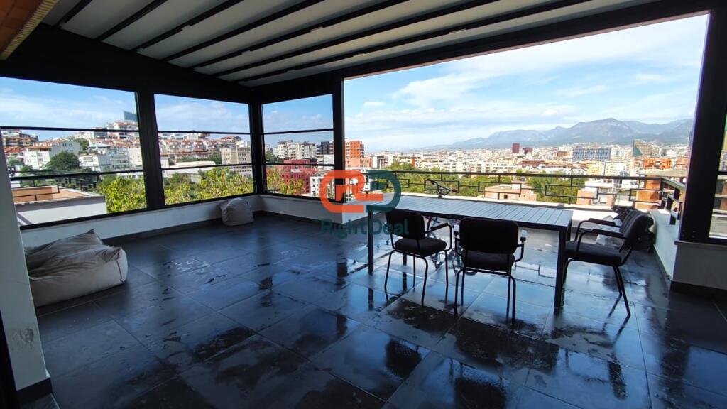 Tek Kopshti Botanik, Shitet Super Penthouse Totalisht I Investuar!!