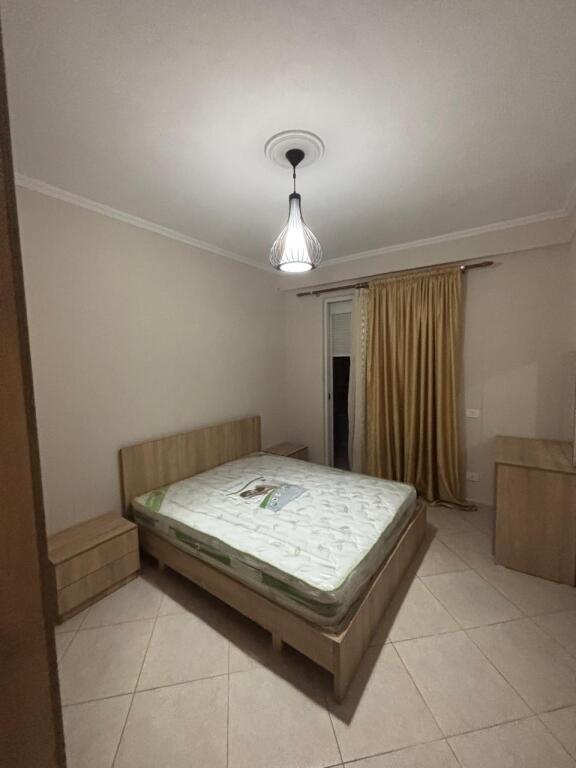 Apartament me qera 2+1