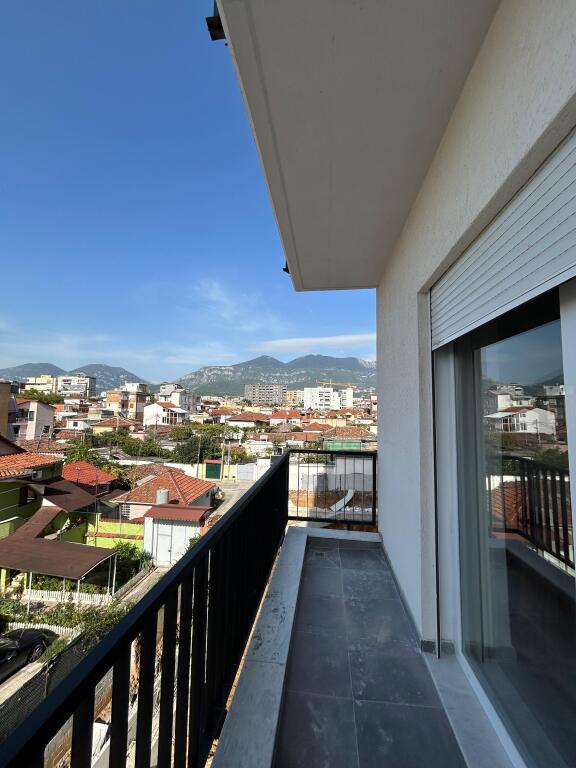 Apartament me qera