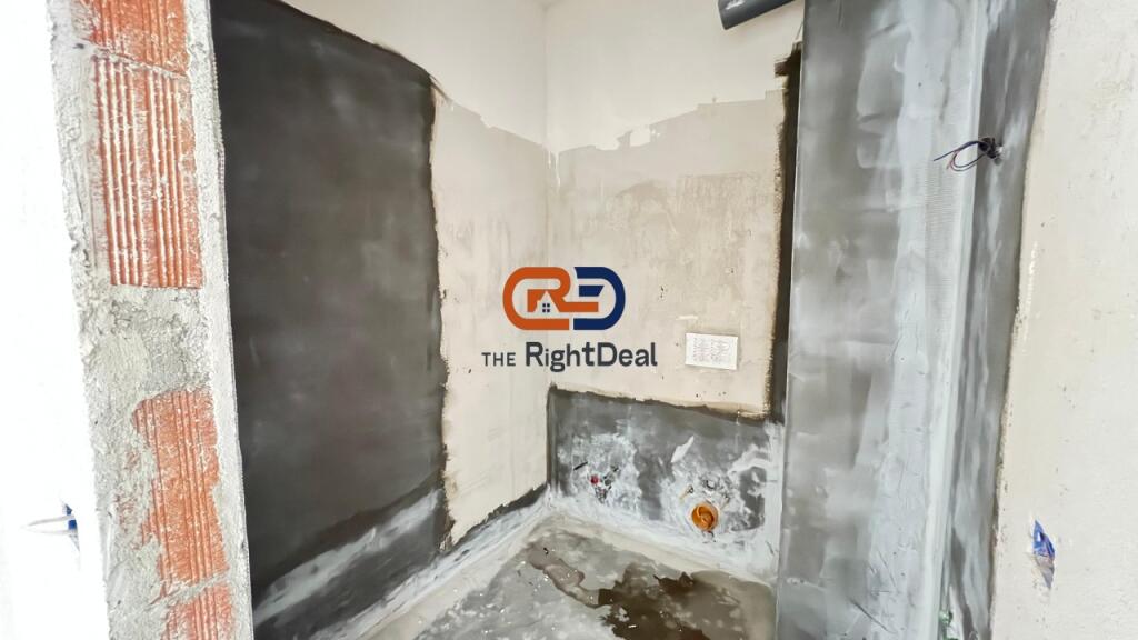 Tek Bulevardi I Ri, Shitet Apartament 1+1 Me Planimetri Te Rregullt!!