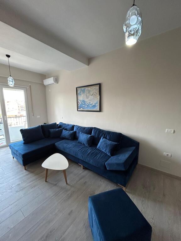 Apartament me qera