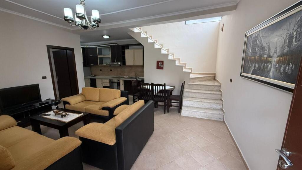 🏠VILLA SU DUE PIANI IN AFFITTO 💶600 EURO/MESI 📌 XHAMLLIK 🛋️4 CAMERE &amp; 2 BAGNI