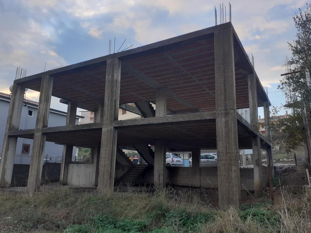 🏡 Villa carabina su due piani in vendita ad Arapaj, Durrës
