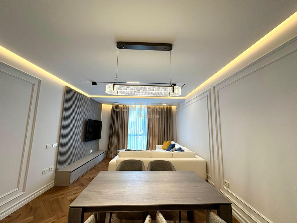 Apartament Luksoz 3+1+2 + Post Parkimi për Qira te "Golden Residence" – Mine Peza, Tiranë