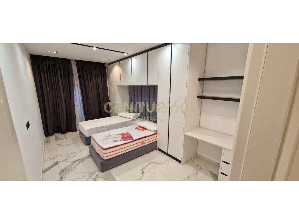Shitet apartament modern 2+1+2 te Ish Hipoteka - 356,000 €