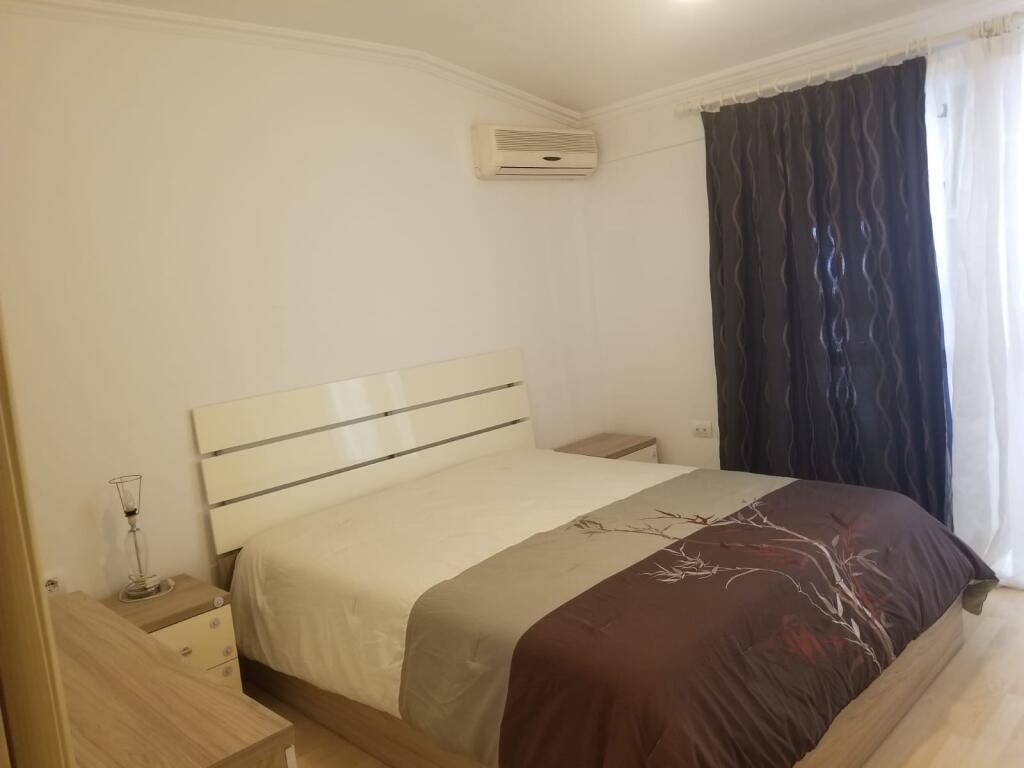 Jepet apartament 2+1 me qera ne Bllok tek Pallatet Agimi