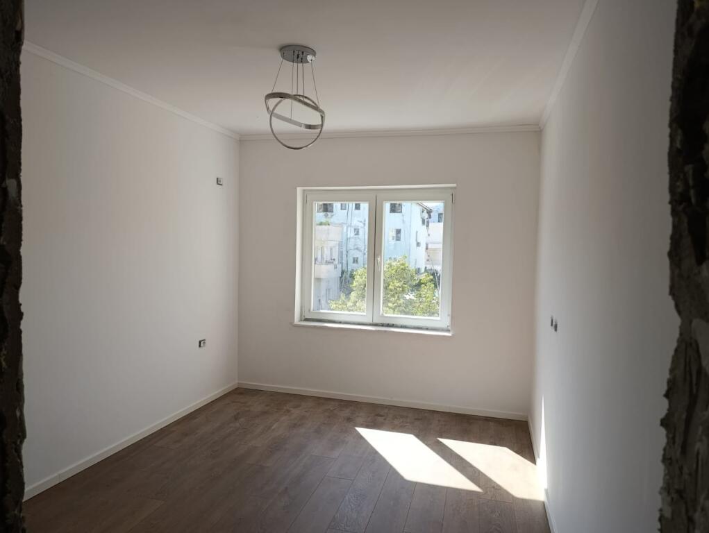 2 Apartamente 1+1 per SHITJE te Ish Stacioni i Fundit te Tiranes se Re