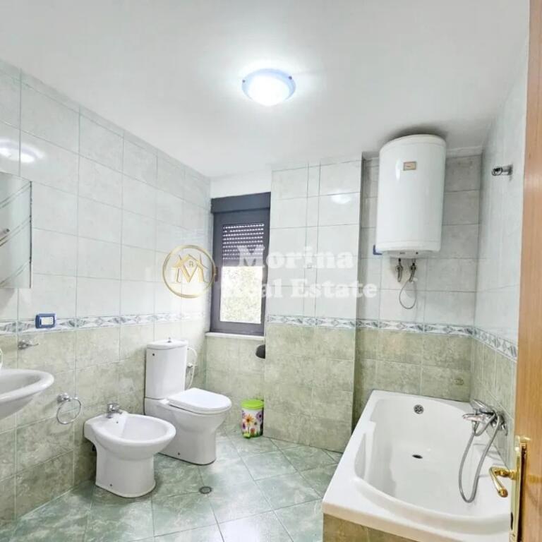 Rent, Business Premises, Skenderbej Square, 950 euros/month