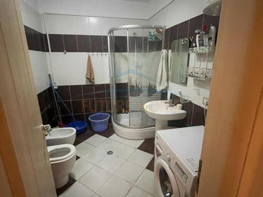 Shitet, Apartament 2+1+ Post Parkimi.Bulevardi Gjergj Fishta,Tirane