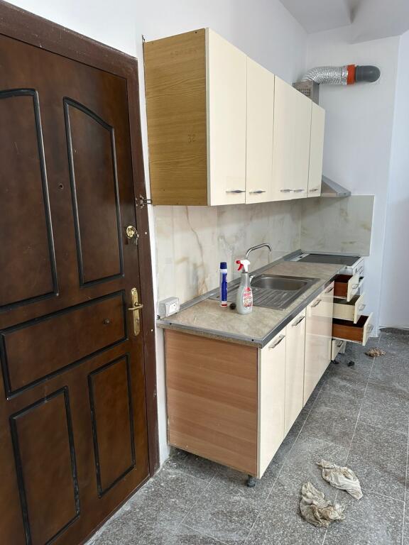 Jepet Me Qera Apartament 2+1+1 Ballkon