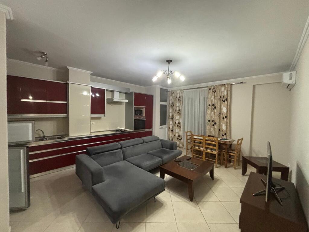 Apartament me qera 2+1