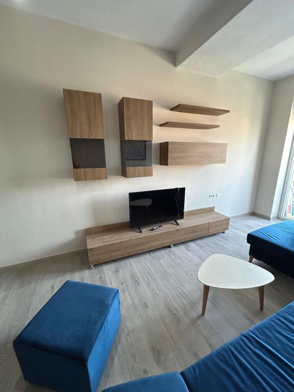 Apartament me qera