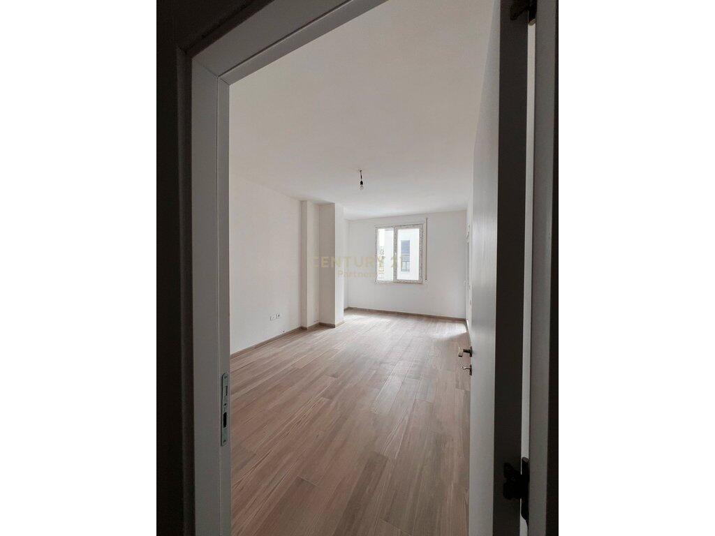 FOR RENT 2+1 APARTMENT IN THE RELUX SHKOZE COMPLEX – ONLY 5 MINUTES FROM THE BIG RING