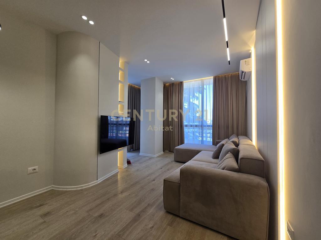 APARTAMENT 2+1 PER SHITJE: TE 21 DHJETORI, PAS OSLO 250,000 €