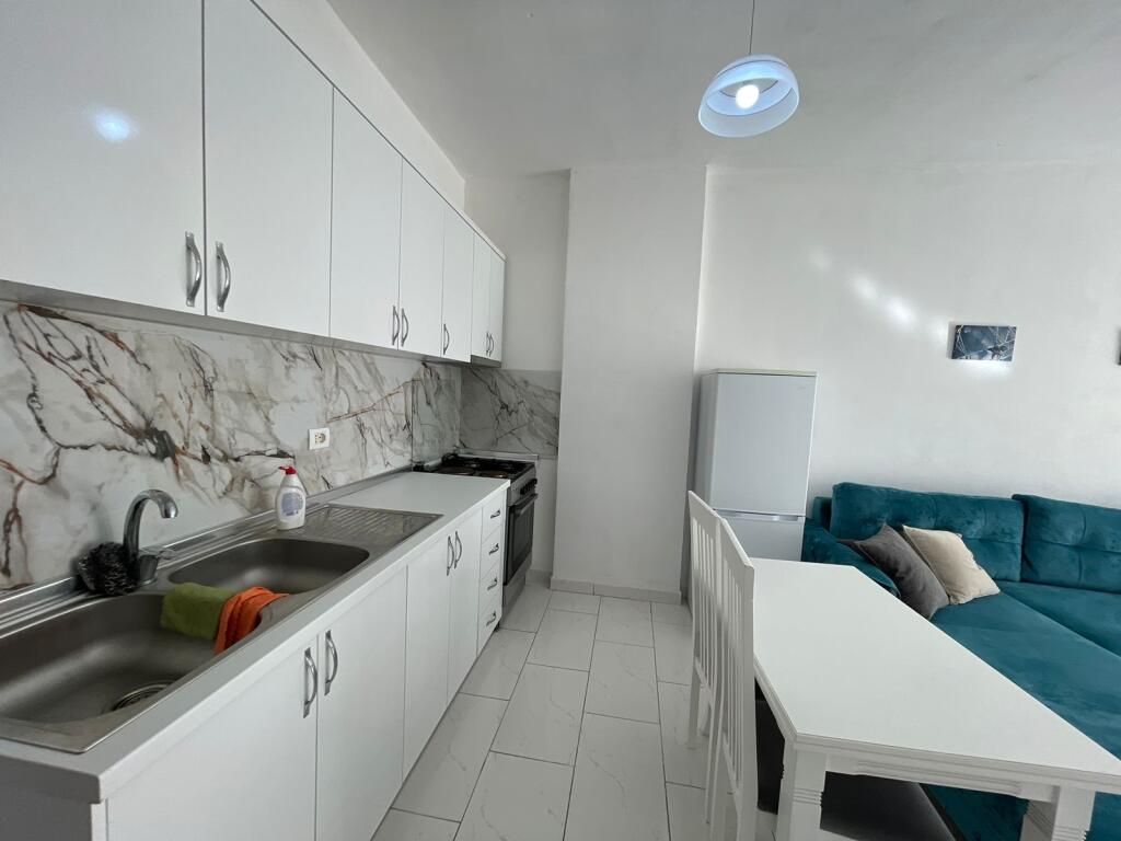 Apartament 1+1 me qira tek Rrota e Kuqe