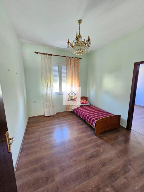 🏡 Shitet vilë 4-katëshe në Shkozë , TIRANË