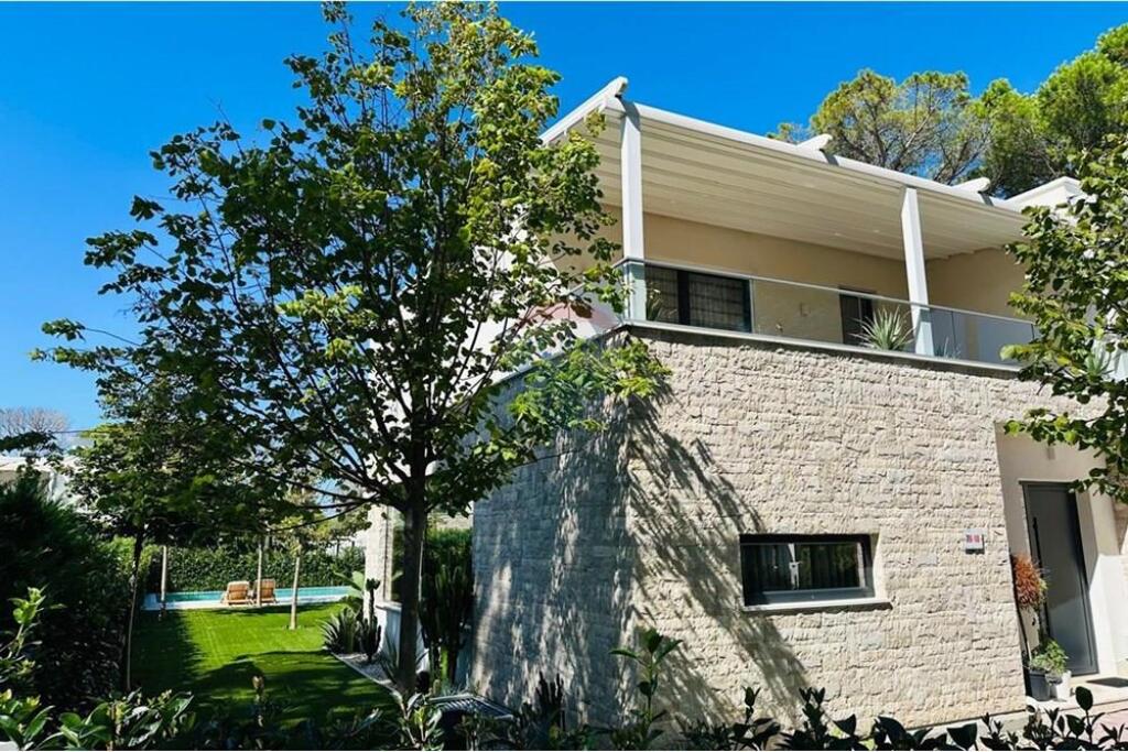 Vilë për shitje në San Pietro Residence