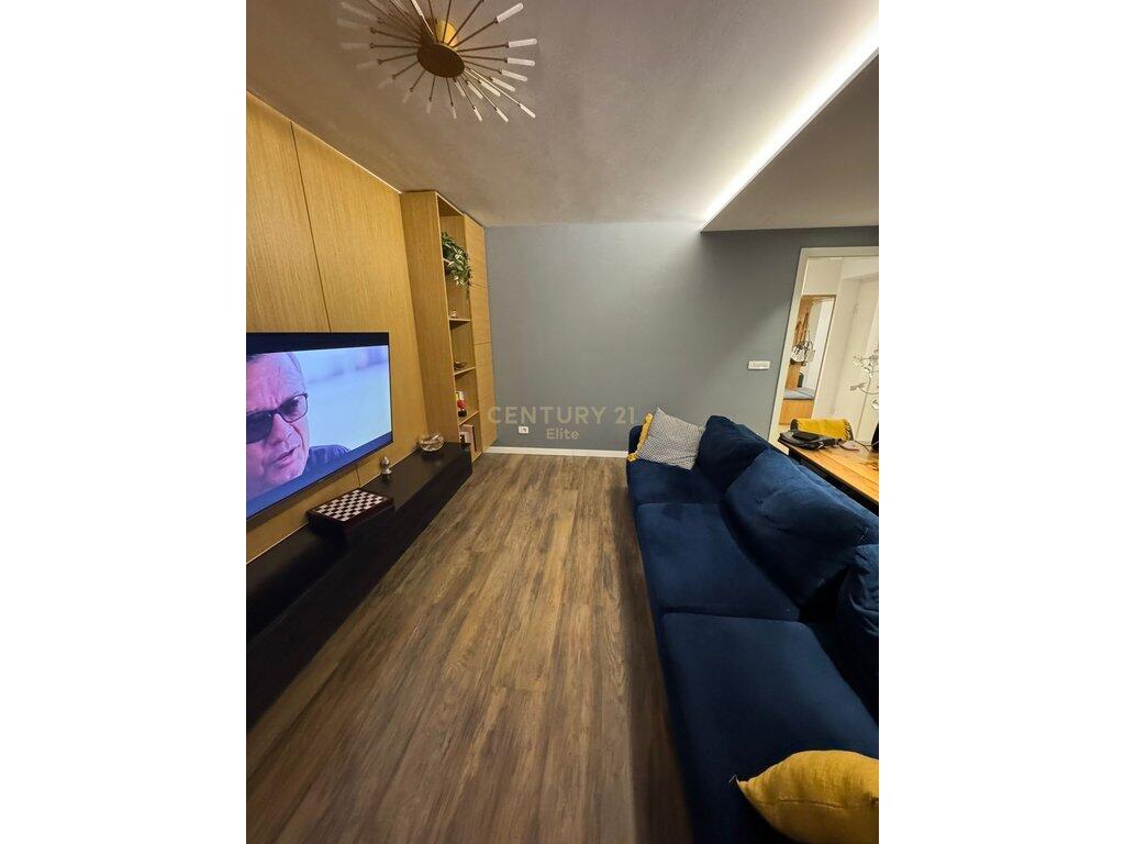 Shitet, Apartament 2+1, Brylli