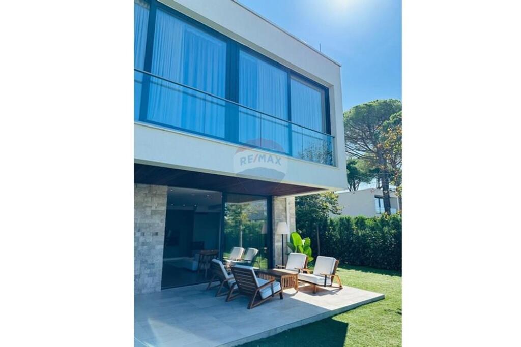 Vilë për shitje në San Pietro Residence