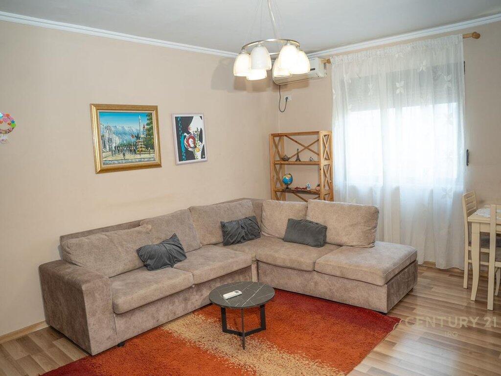 Apartament i mobiluar me qera në Rrugën Irfan Tomini, pranë Unazës së Vogël 525 € /Muaj
