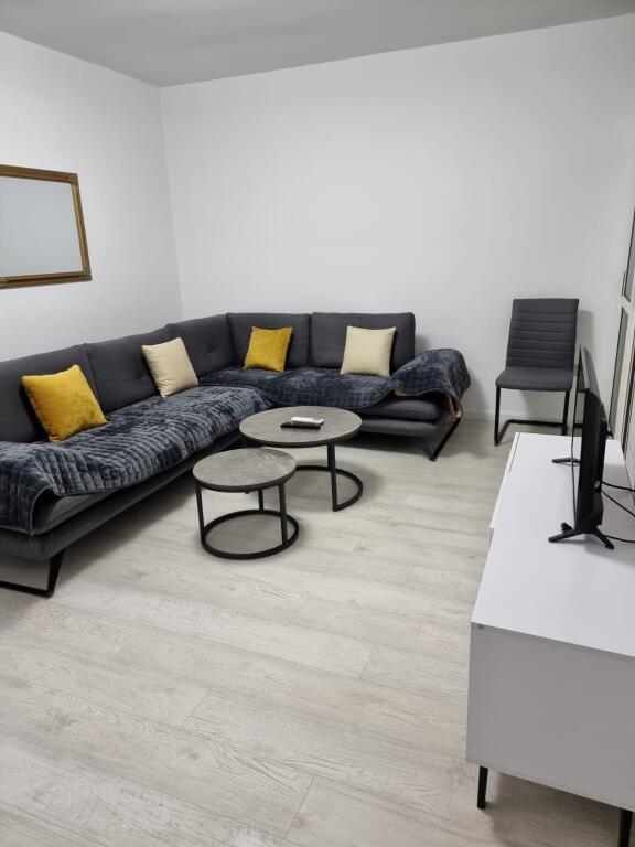 Apartament me qera 1+1 te Komuna e Parisit!