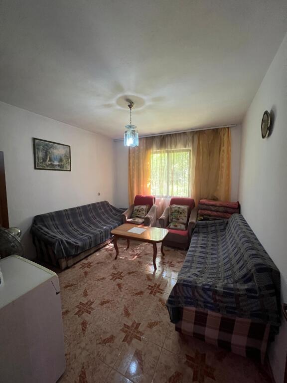 Shitet Shtëpi 2-katëshe, “Liqeni Paskuqanit”, Tiranë.