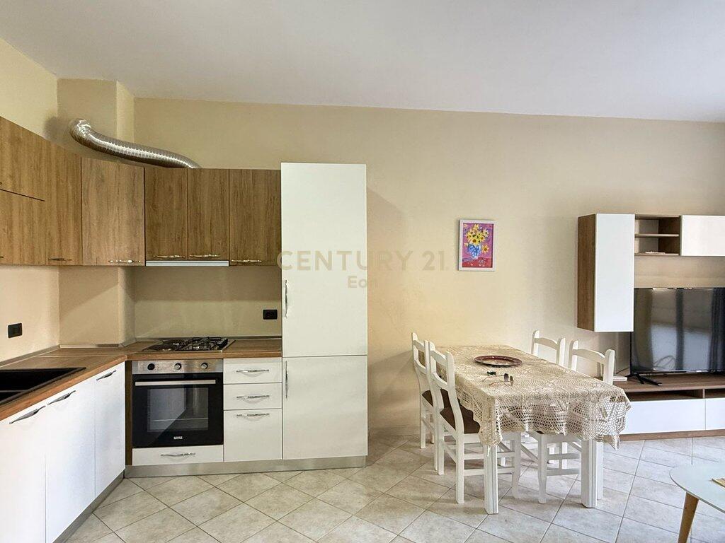 Jepet Me Qera Apartament 2+1 me Verande te Vila e Zogut, Durrës - 450€ | 100m²