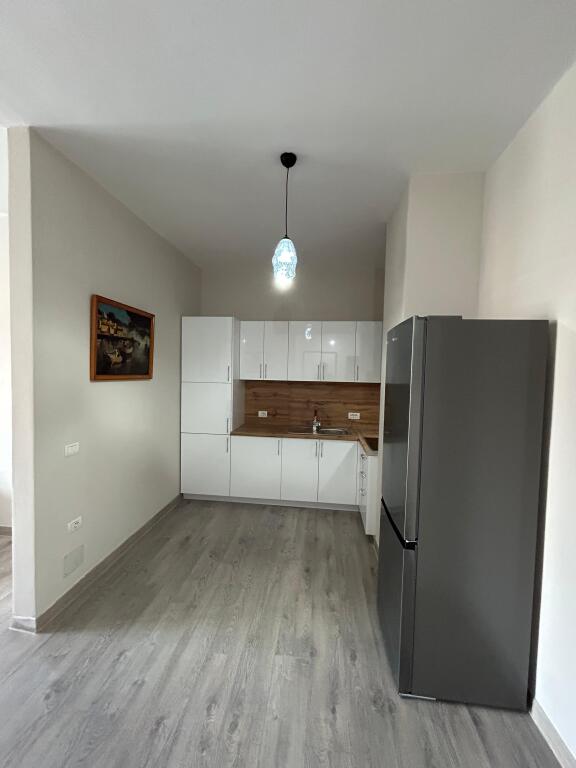 Apartament me qera