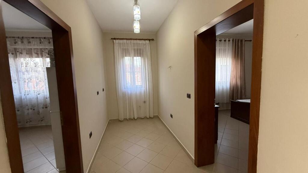 🏠VILLA SU DUE PIANI IN AFFITTO 💶600 EURO/MESI 📌 XHAMLLIK 🛋️4 CAMERE &amp; 2 BAGNI