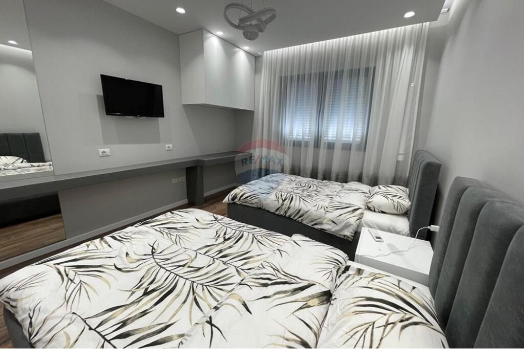 Apartament  2+1+ Post Parkimi.  Tregu Elektri i ri