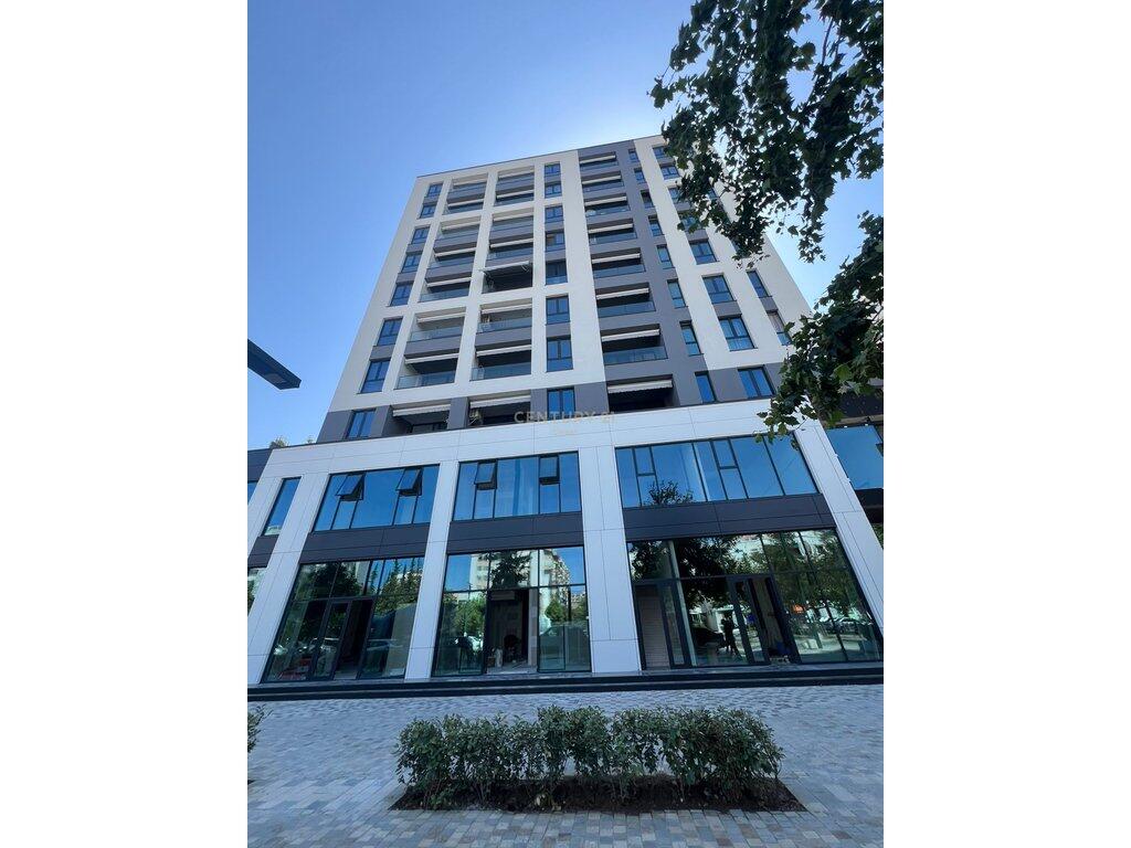 LOCALE COMMERCIALE IN AFFITTO 960 m² A VLORE - DI FRONTE ALLA SCUOLA ALI DEMI !! - 10.000 € /Mese