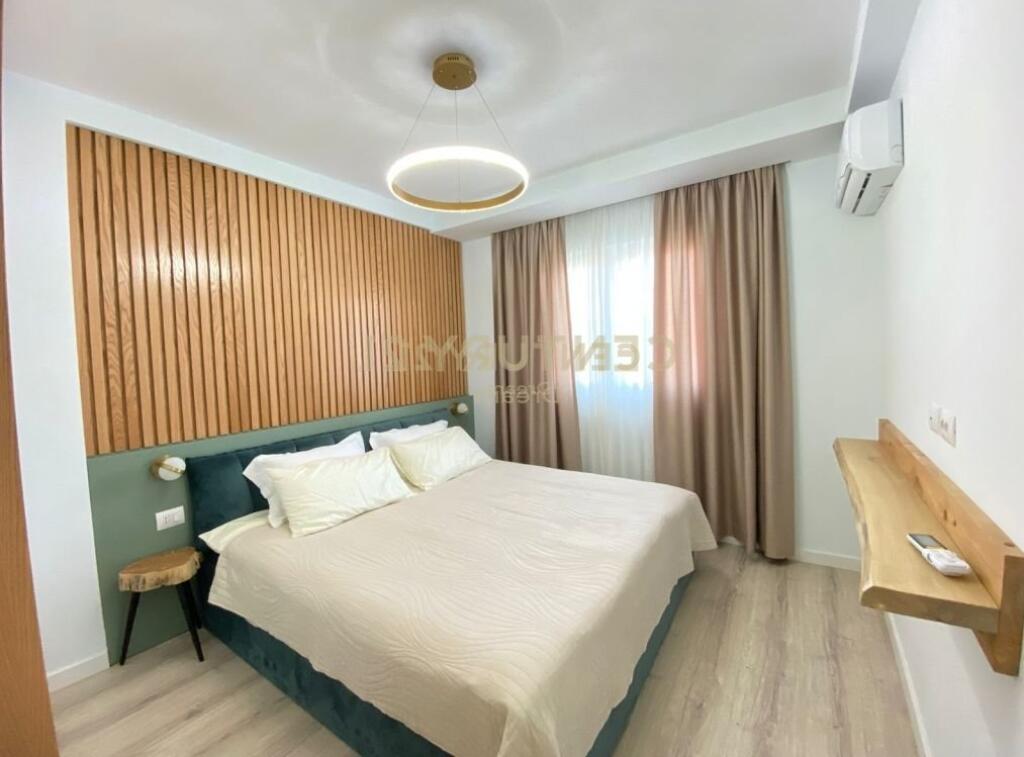 APARTAMENT 1+1 ME QIRA PRANE KESH TEK VASIL SHANTO