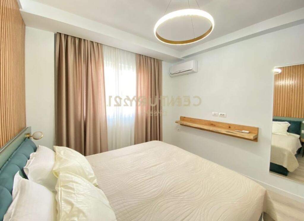 APARTAMENT 1+1 ME QIRA PRANE KESH TEK VASIL SHANTO