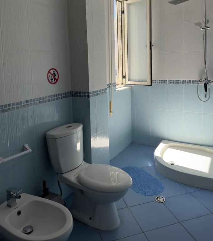 Apartament 2+1 me qera ne Plazh, Durres
