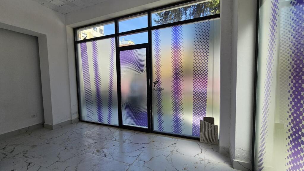 NEGOZIO IN AFFITTO 30M2 CENTRO 600 EURO