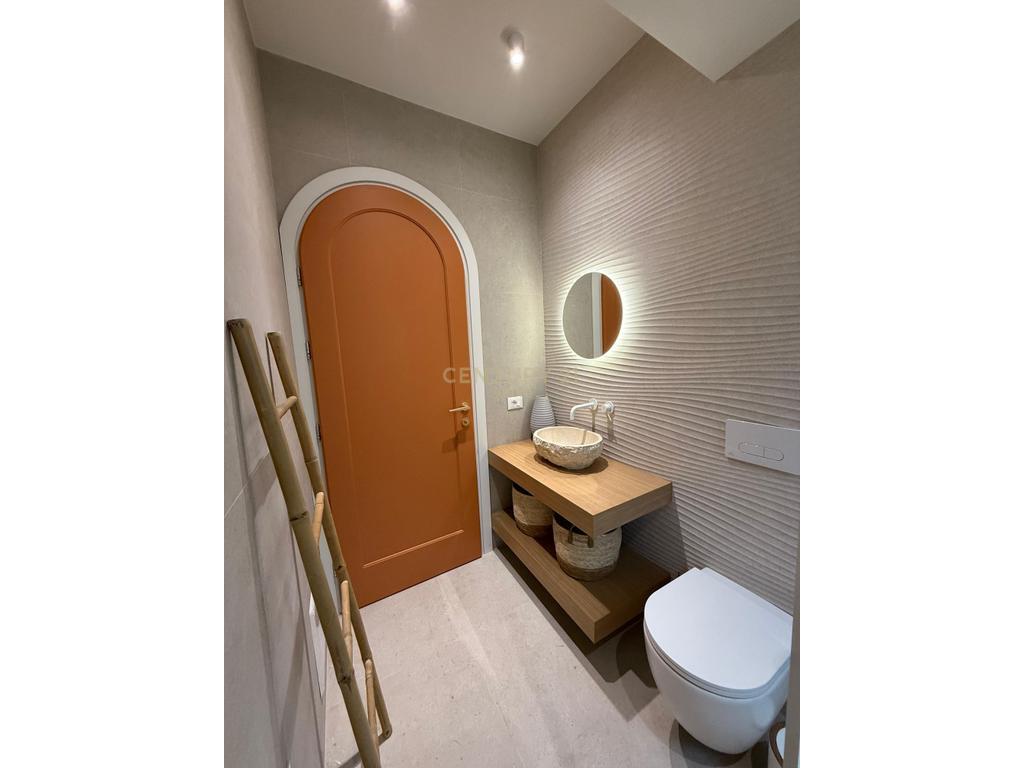 Apartament 2+1 për Qira – Myslym Shyr, Tiranë