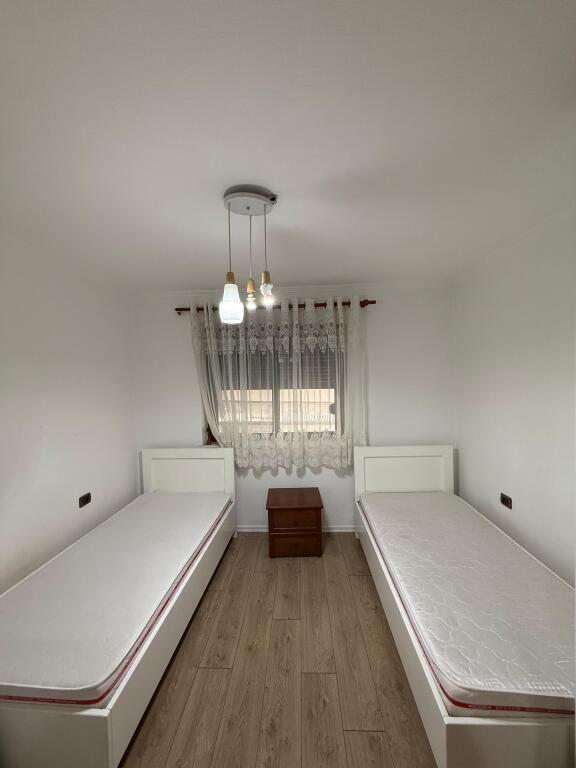 Jepet me qira Apartament 2+1 te Vasil Shanto