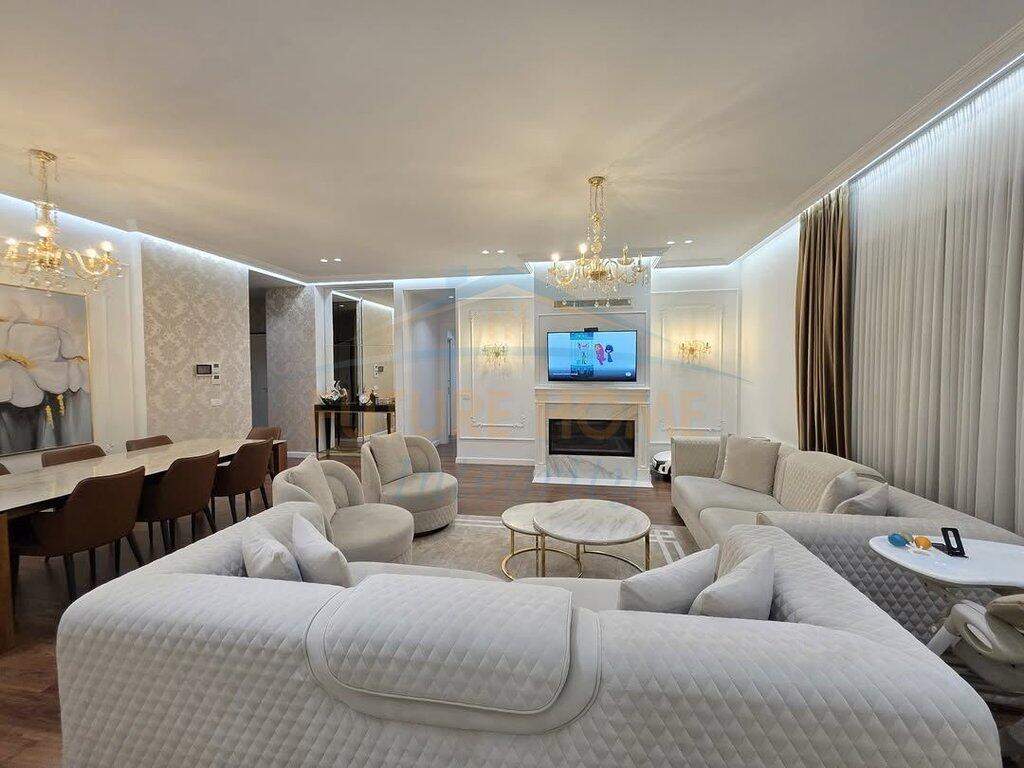 Shitet apartament 3+1+3+ 2 post parkimi Kompleksi Delijorgji