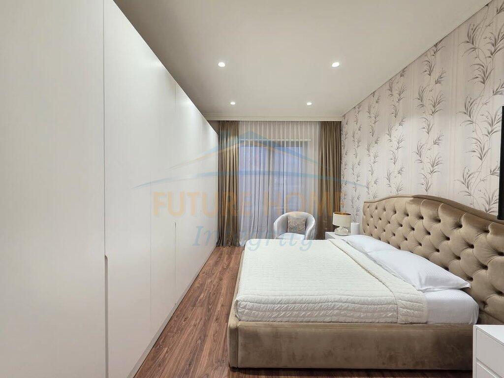 Shitet apartament 3+1+3+ 2 post parkimi Kompleksi Delijorgji