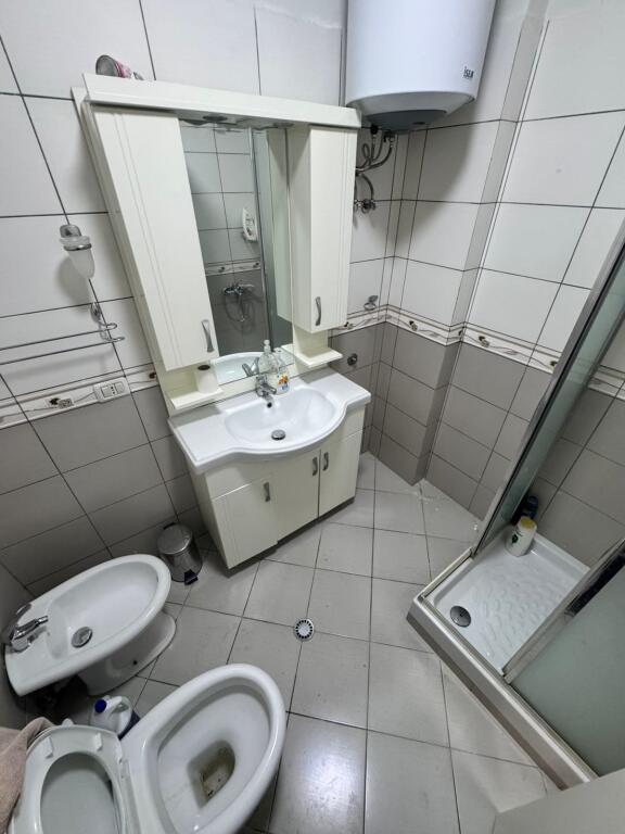 Shitet, Apartament 2+1, Lagjja 13, Durres