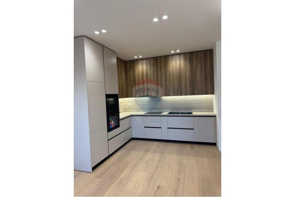 Apartament - Për Qira - Tirana Golden Park, Tiranë